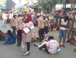 Peserta Gerak Jalan Unik di Kec.Cermee Tampilkan Teatrikal Perjuangan Kemerdekaan