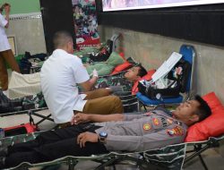 HUT TNI Ke-80, TNI-Polri dan Masyarakat Bondowoso Bersatu dalam Donor Darah