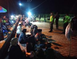 Pastikan Suasana Kondusif, Danramil Pujer Bersama Banser Patroli ke Lapangan Kejayan Hingga Pasar Malam