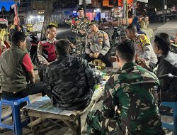 Berikan Rasa Aman Kepada Masyarakat, Polsek Prajekan Bersama Koramil Gelar Patroli Gabungan