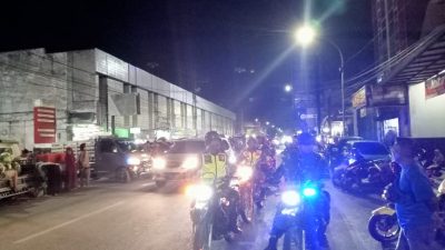 Kompak di Malam Hari, Babinsa Koramil 0822/01 dan Banser Keliling Kota Bondowoso