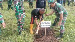 Tanam Hari ini Untuk Masa Depan, Kodim 0822 Bondowoso Gelar Pembinaan Lingkungan Hidup Indonesia Hijau