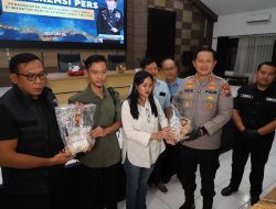 Polres Magetan Kembalikan Emas Senilai 1 Miliar, Pascatangkap 5 Tersangka Pembobol Toko