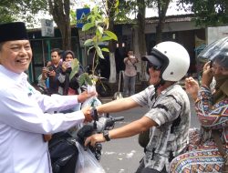 Sedekah Oksigen, Perhutani Bondowoso Bagikan 2.026 Bibit kepada Masyarakat