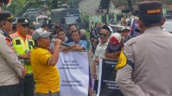 Humanis, Polres Bondowoso Berikan Pengamanan Unjuk Rasa Warga Desa Ramban Kulon