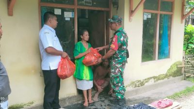 Sinergi Babinsa dan Pemdes Poncogati, 24 Warga Kurang Mampu Terima Bantuan Sembako