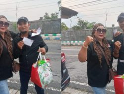 Ramadan Kareem, Media Cakrawala.One Biro Pamekasan Bagi-bagi Takjil