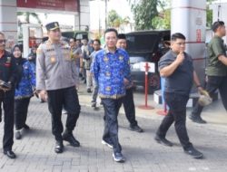 Jelang Idul Fitri, Kapolres Aryo Bersama Bupati Bondowoso Pantau Langsung Pasar dan SPBU
