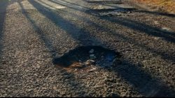 Hati-hati, Jalur Mudik Grujugan–Tamanan Bondowoso Penuh Lubang Berbahaya