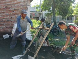 Kisah Haru di Tegaljati, Babinsa Hadir Bantu Janda Lansia di Usia Senja