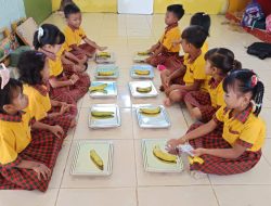 Ceria Penuh Gizi, Murid TK Al Hikmah Terima MBG dari SPPG Pesantren Cindogo