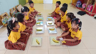 Ceria Penuh Gizi, Murid TK Al Hikmah Terima MBG dari SPPG Pesantren Cindogo