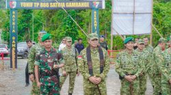 Kolonel Inf Rinto Wijaya Dampingi Pangdam Pattimura Tinjau Kesiapan Prajurit Yonif TP 866/BG