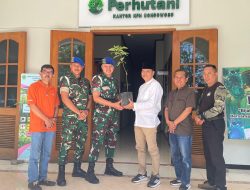 Dukung Ruang Terbuka Hijau, Perhutani KPH Bondowoso Serahkan Bibit Buah ke Subdenpom