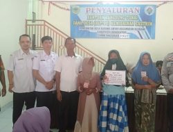 Pemdes Karang Anyar Salurkan BLT DD 2026 kepada 15 KPM, Salah Satunya Penyandang Disabilitas