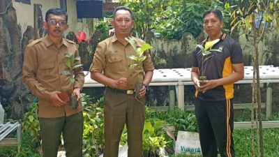 Bibit Alpukat hingga Jati Disalurkan, Mapolres Bondowoso Siap Jadi Ruang Hijau