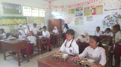 Siswa SDN Kalitapen 1 Antusias Terima Program MBG dari SPPG Pesantren Nurul Ulum Cindogo
