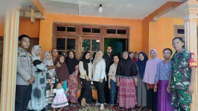 Babinsa Sumbersuko Dampingi Pencairan Dana SPP BUMDesma