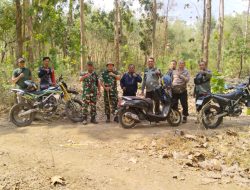Antisipasi Karhutla, Babinsa Bersama Perhutani Bondowoso Gelar Patroli Gabungan