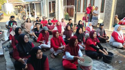 Seru..! Estafet Memindahkan Air di SPPG Cermee 01 Warnai Semarak HUT RI ke-81