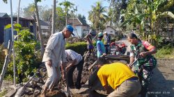 Babinsa Dawuhan Bersama Warga Kompak Benahi Fasilitas Dusun Timur Sawah