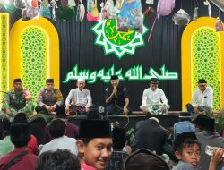 Perkuat Sinergi dengan Warga, Babinsa dan Bhabinkamtibmas Hadiri Maulid Nabi  di Prajekan Lor
