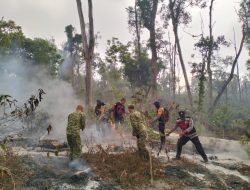 Api Masih Membara di Jalur Pendakian Gunung Raung, TNI-Polri dan Perhutani Bergerak